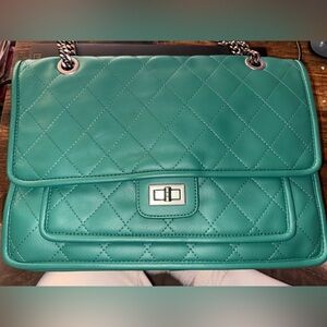 Elegant Green Quilted Women's Bag